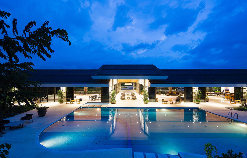 Retekess wireless pager system solution in hotel and Resort